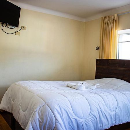 Hotel Los Laureles Calca Eksteriør billede