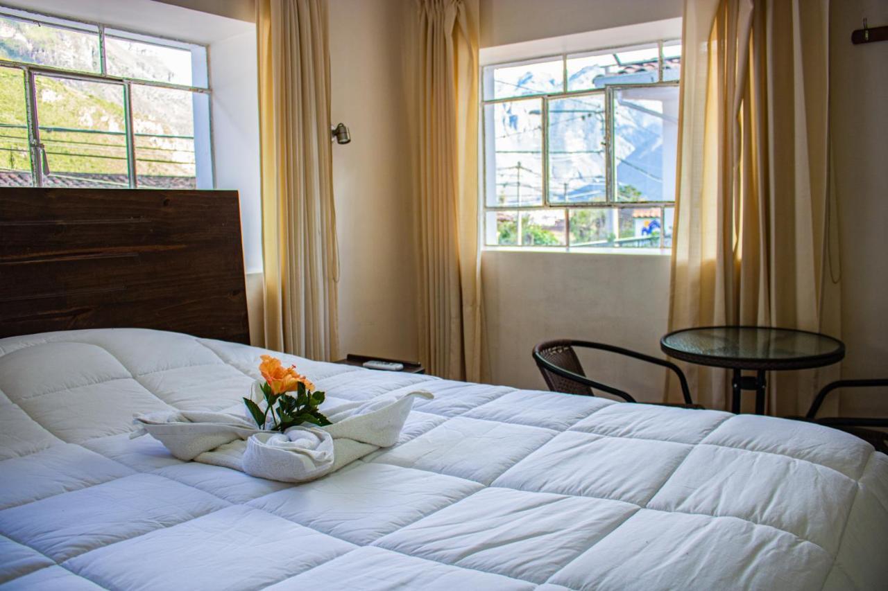 Hotel Los Laureles Calca Eksteriør billede