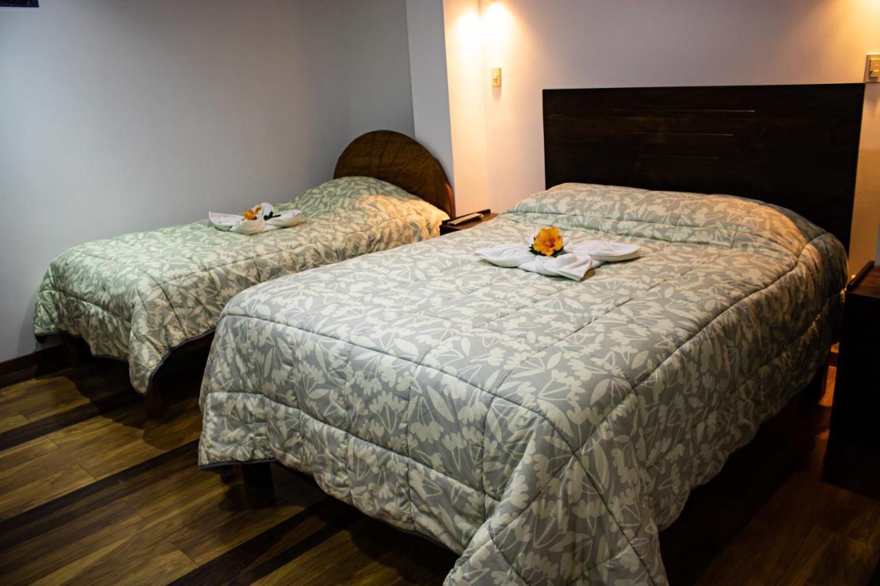 Hotel Los Laureles Calca Eksteriør billede