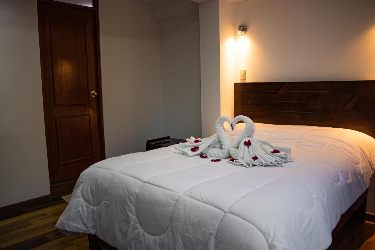 Hotel Los Laureles Calca Eksteriør billede
