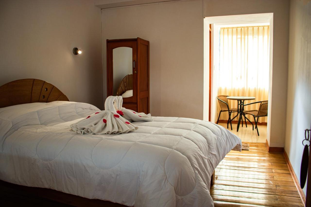 Hotel Los Laureles Calca Eksteriør billede
