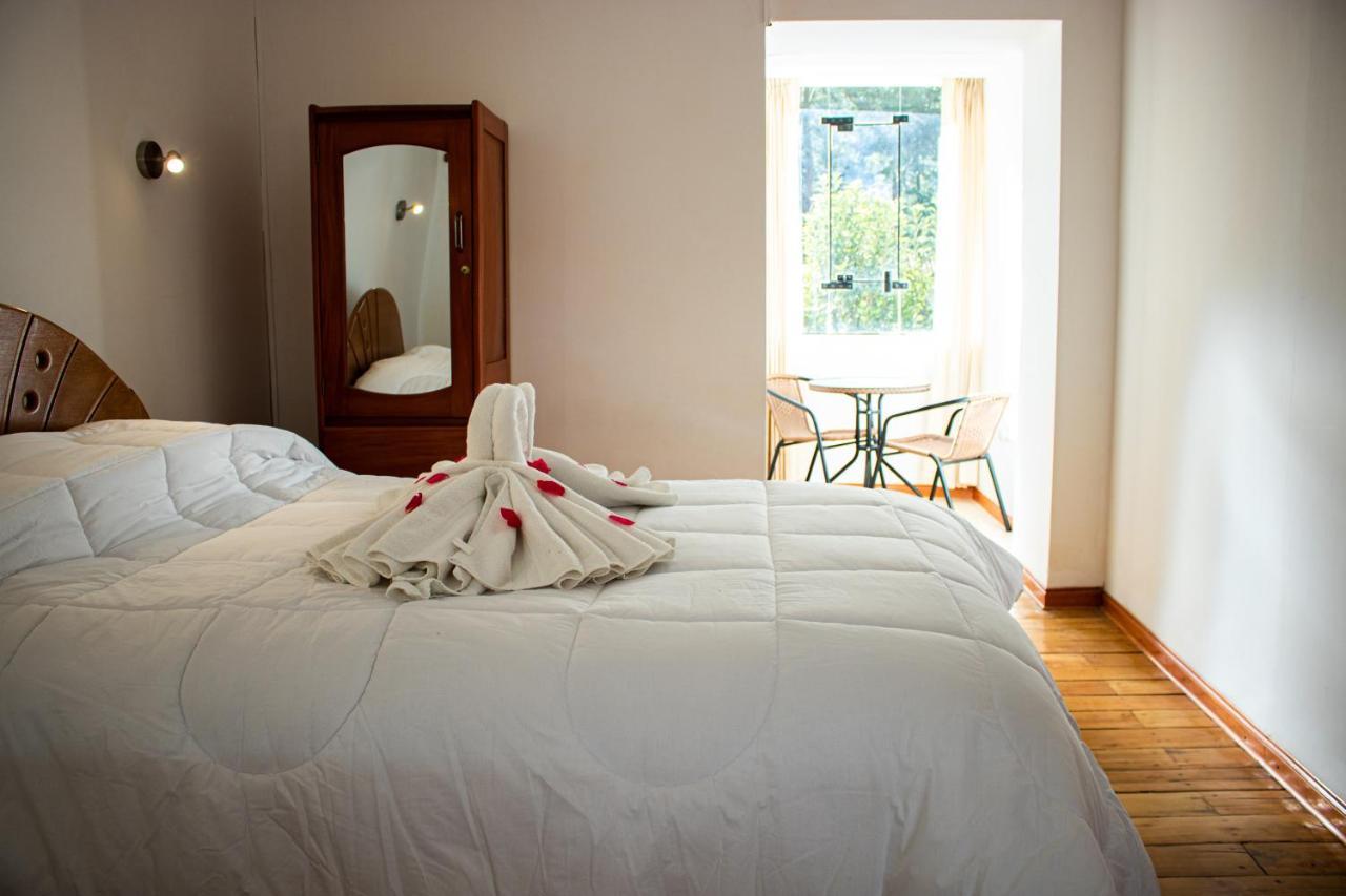 Hotel Los Laureles Calca Eksteriør billede