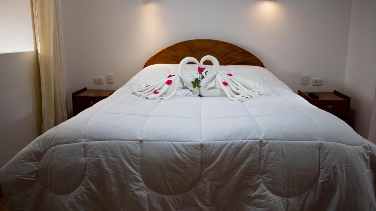 Hotel Los Laureles Calca Eksteriør billede