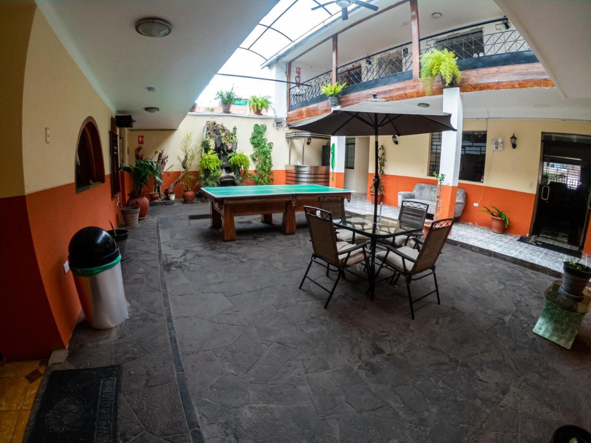 Hotel Los Laureles Calca Eksteriør billede