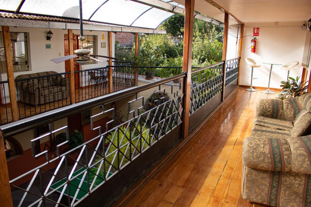 Hotel Los Laureles Calca Eksteriør billede