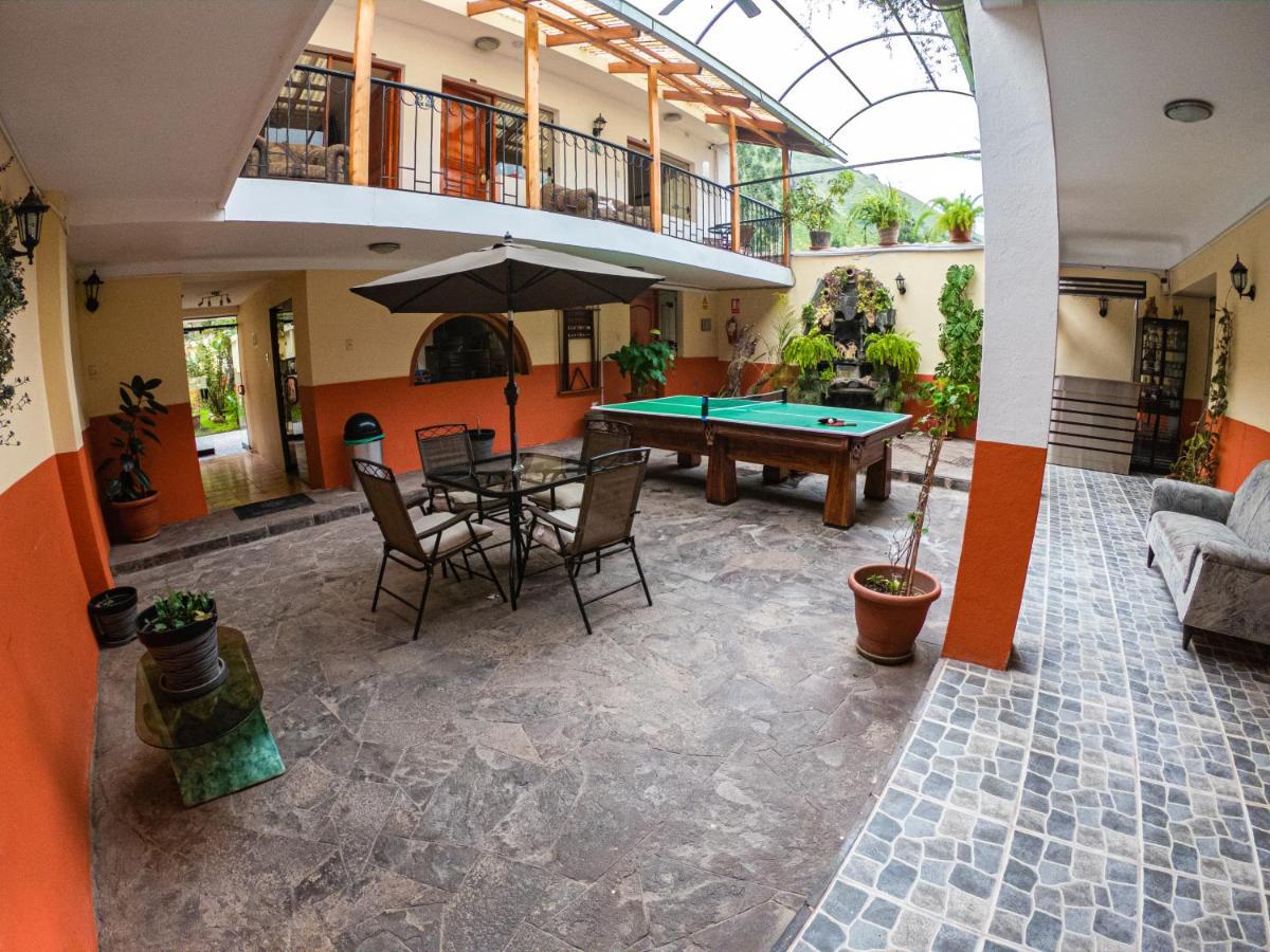 Hotel Los Laureles Calca Eksteriør billede