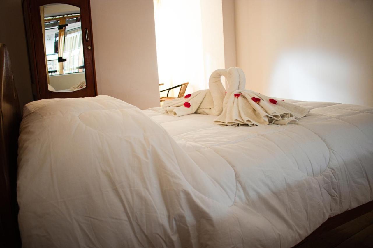 Hotel Los Laureles Calca Eksteriør billede