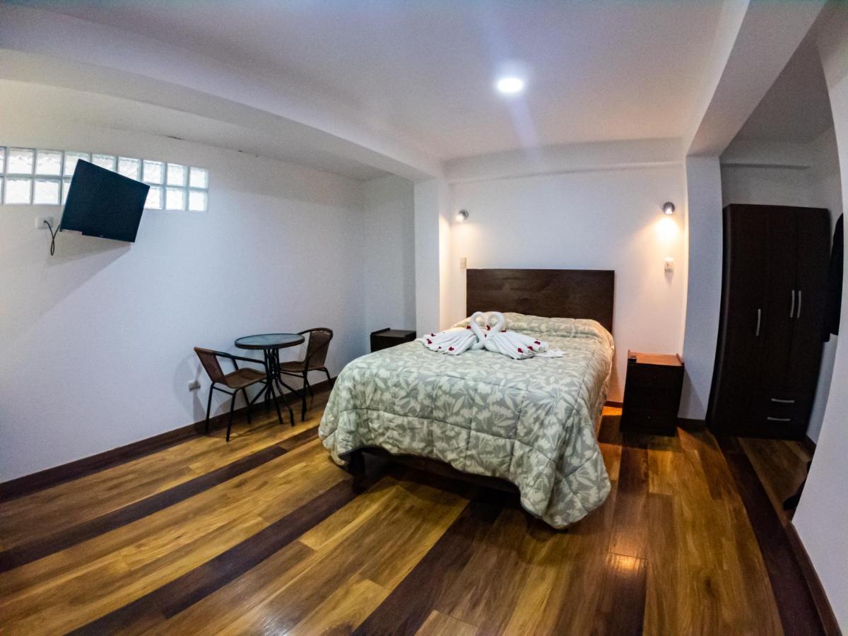 Hotel Los Laureles Calca Eksteriør billede
