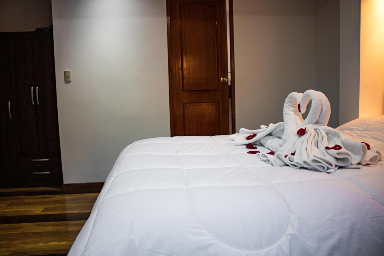Hotel Los Laureles Calca Eksteriør billede