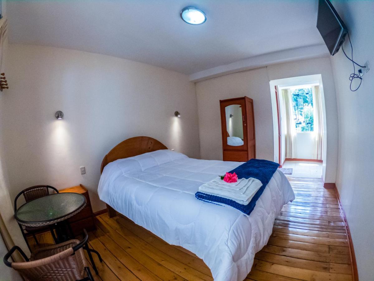 Hotel Los Laureles Calca Eksteriør billede