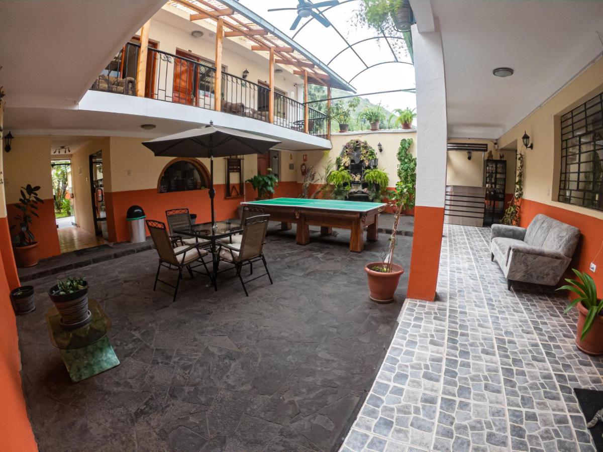 Hotel Los Laureles Calca Eksteriør billede