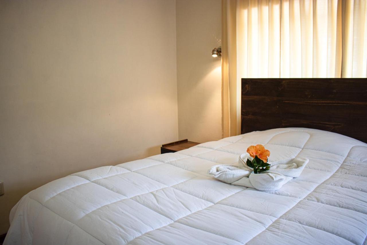 Hotel Los Laureles Calca Eksteriør billede