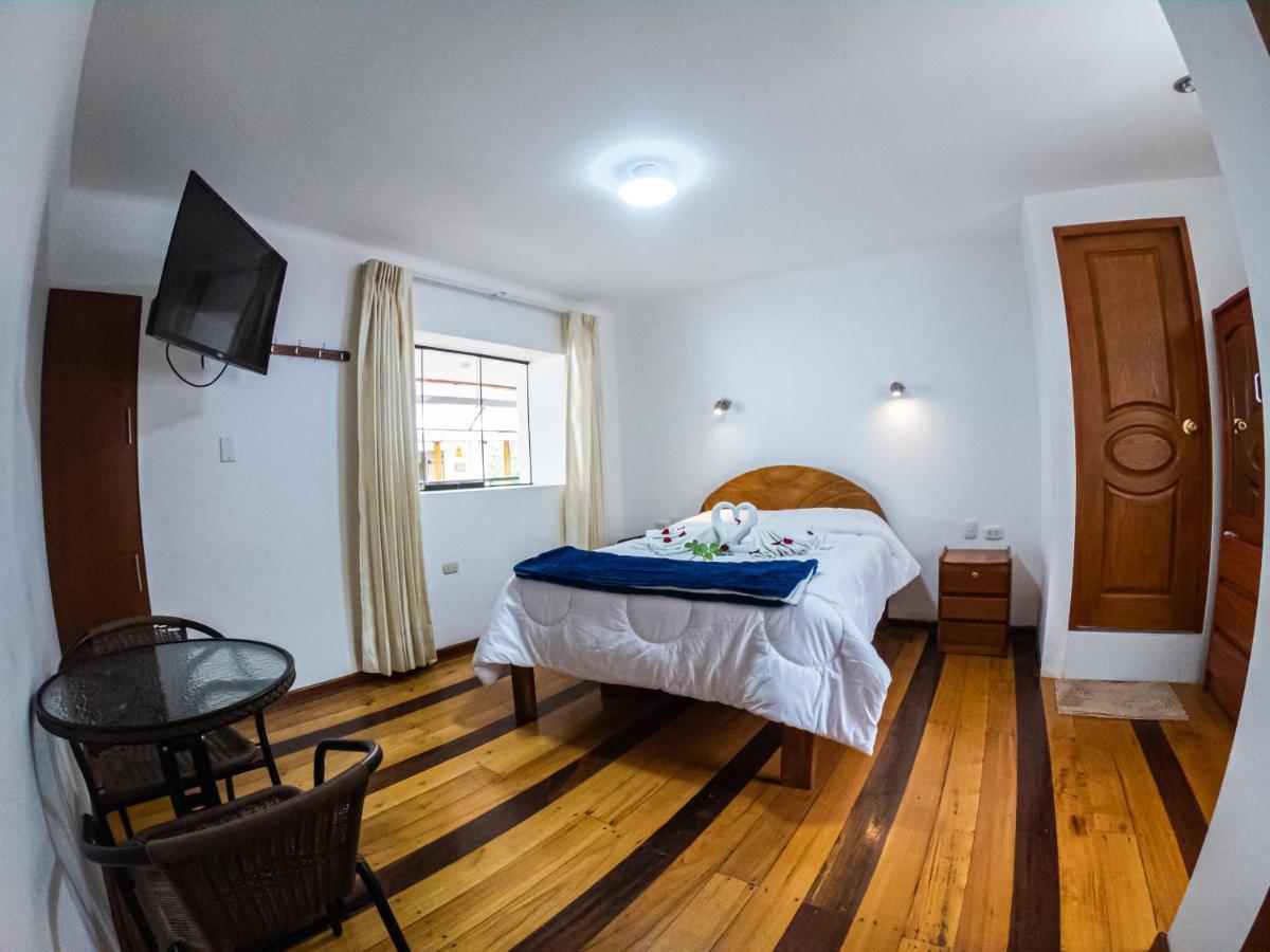 Hotel Los Laureles Calca Eksteriør billede