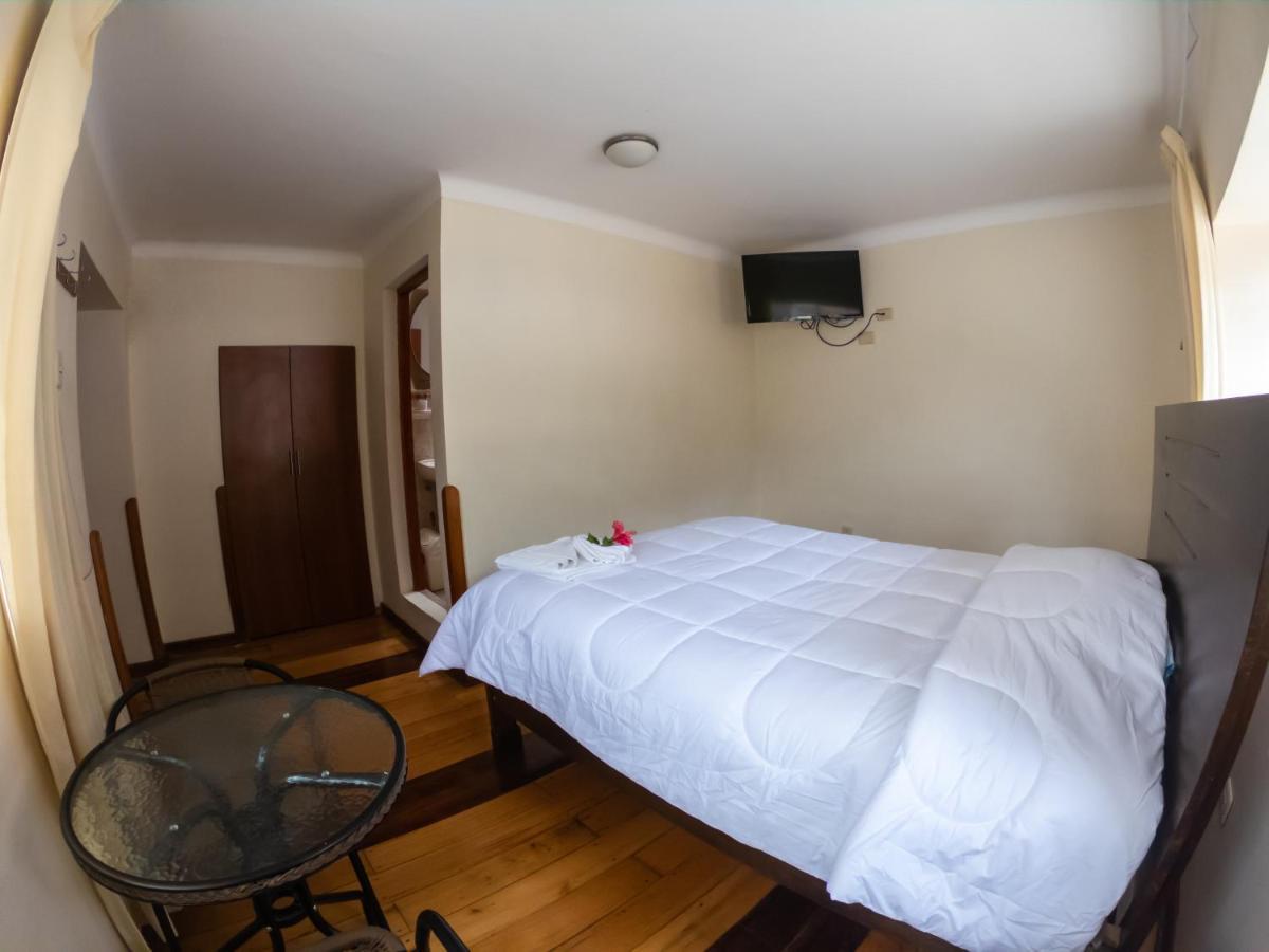Hotel Los Laureles Calca Eksteriør billede