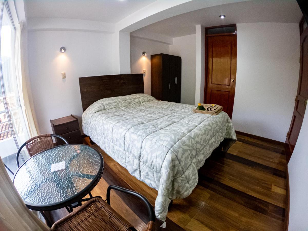 Hotel Los Laureles Calca Eksteriør billede