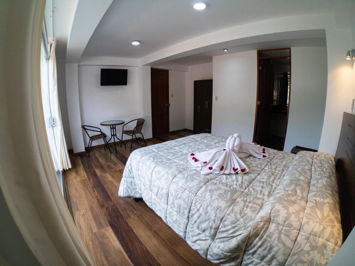 Hotel Los Laureles Calca Eksteriør billede