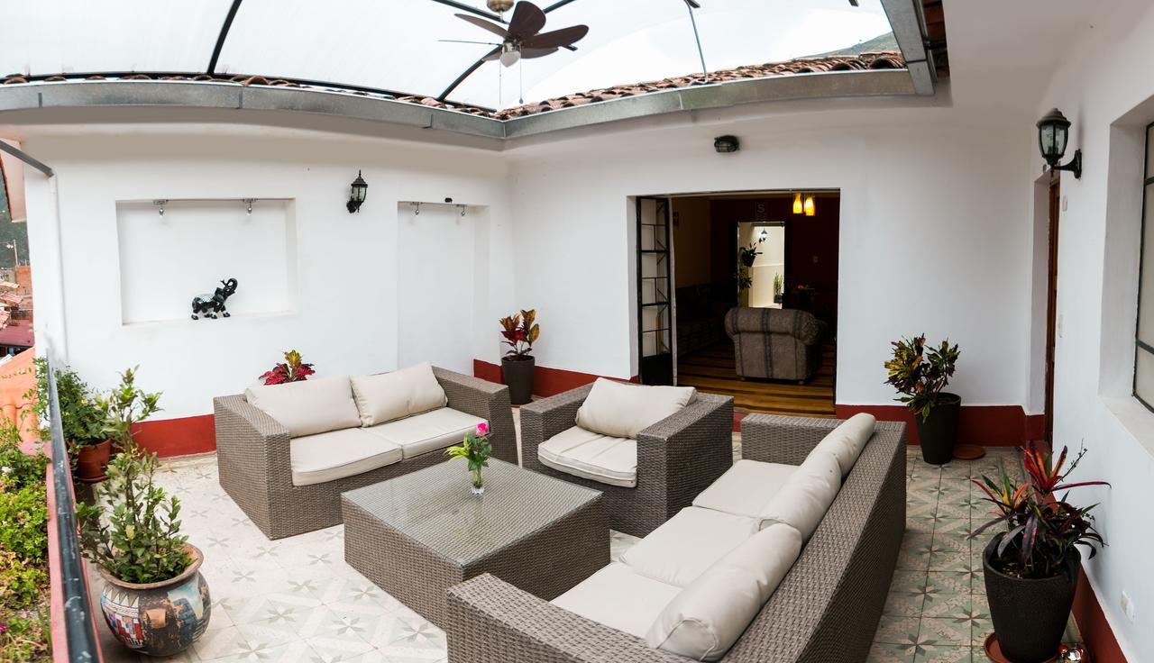 Hotel Los Laureles Calca Eksteriør billede