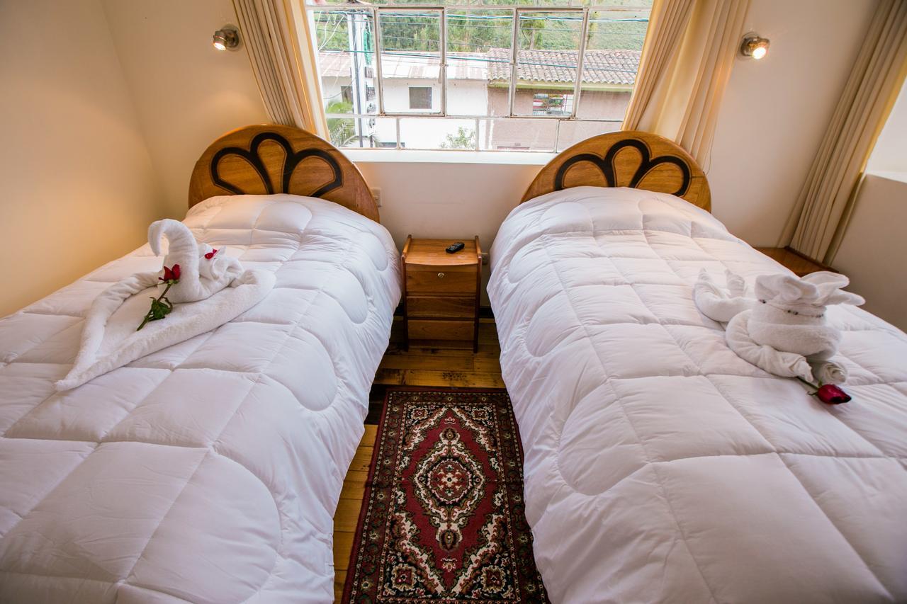 Hotel Los Laureles Calca Eksteriør billede